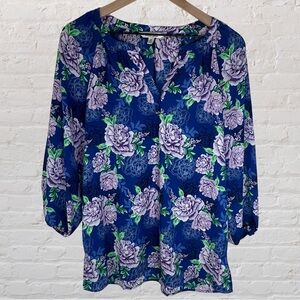 The Pioneer V-Neck, 3/4 Sleeve Relaxed Women’s Blouse with Floral Print, Size M